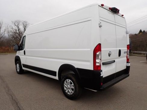 New 2026 RAM ProMaster 2500 w/ Quick Order Package 22G SLT image 3