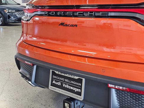 Used 2023 Porsche Macan AWD/4WD image 14