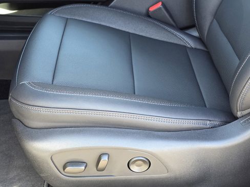 New 2026 Chevrolet Equinox EV LT w/ LPO, Blackout Package image 23