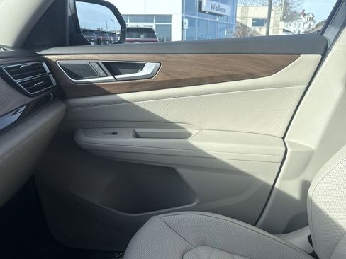 New 2026 Volkswagen Atlas SE FWD image 25