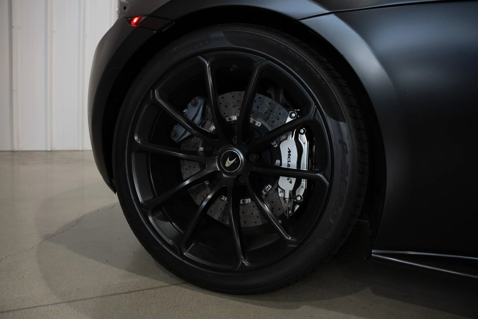 Used 2019 McLaren 570S Spider RWD image 31