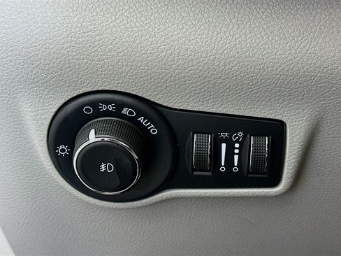 Used 2022 Jeep Compass Latitude w/ Convenience Group FWD image 17