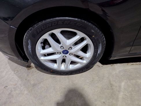 Used 2014 Ford Fusion SE FWD image 21