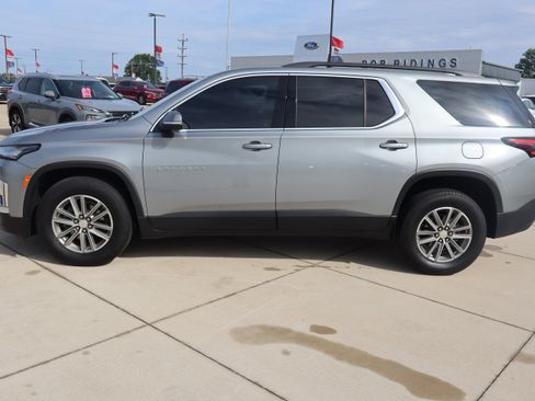Used 2023 Chevrolet Traverse LT AWD/4WD image 9