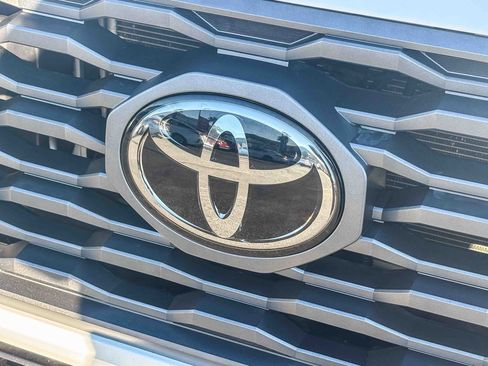 Certified 2023 Toyota Tacoma TRD Off-Road image 10