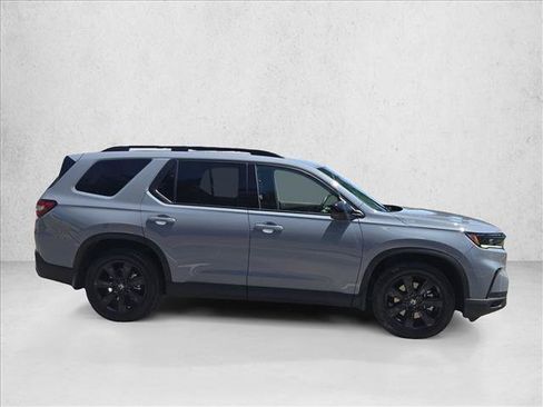 Used 2025 Honda Pilot Black Edition image 4