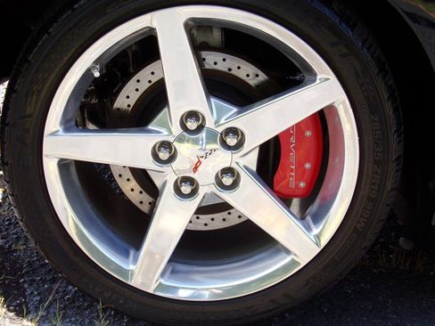 Used 2005 Chevrolet Corvette Coupe w/ Preferred Equipment Group RWD image 15