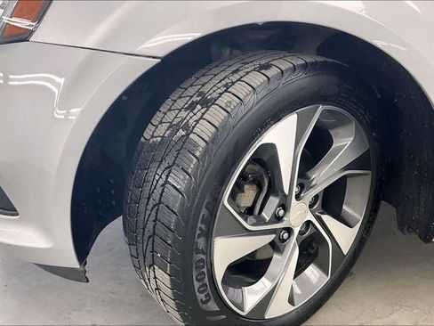 Used 2017 Chevrolet Sonic Premier FWD image 33