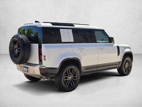 Used 2025 Land Rover Defender 110 S AWD/4WD image 5