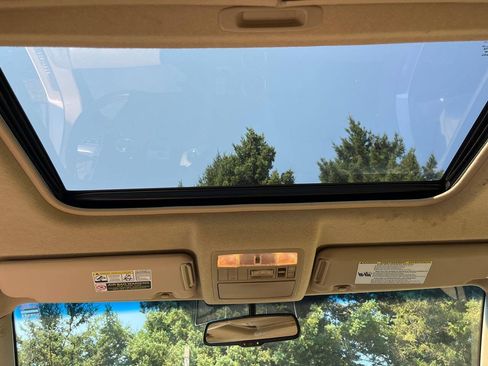 Used 2013 Toyota Highlander Limited AWD/4WD image 9