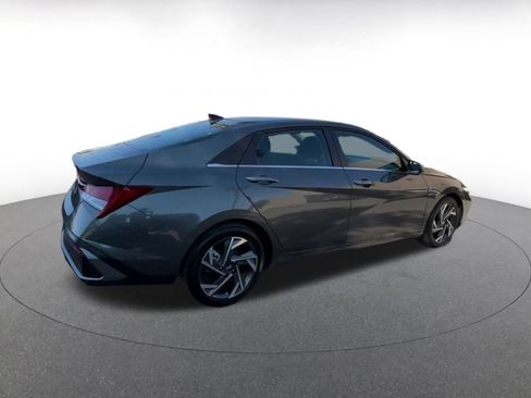 Used 2025 Hyundai Elantra SEL FWD image 15