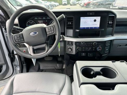 New 2025 Ford F550 4x4 SuperCab Super Duty image 16