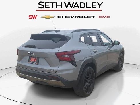 Used 2025 Chevrolet Trax ACTIV w/ Sunroof Package FWD image 7