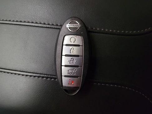 Used 2019 Nissan Rogue SV FWD image 32