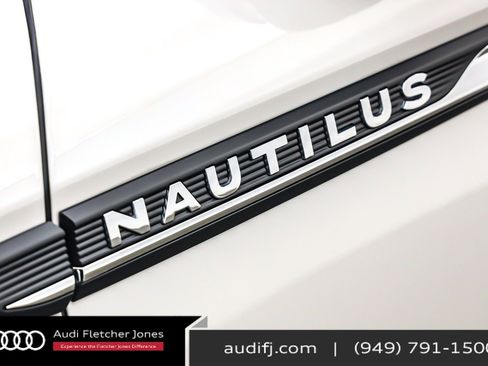 Used 2023 Lincoln Nautilus Reserve w/ Equipment Group 201A image 10