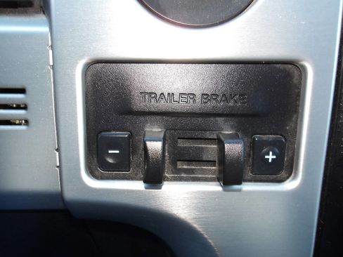 Used 2011 Ford F150 Platinum image 19