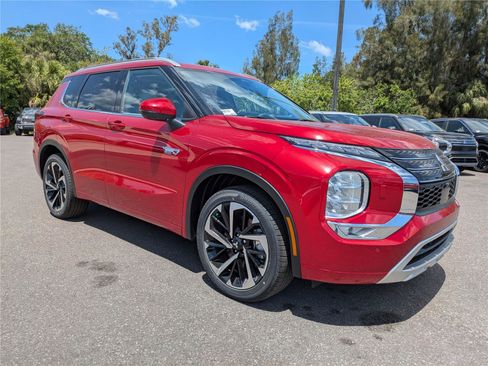 New 2025 Mitsubishi Outlander SEL image 2