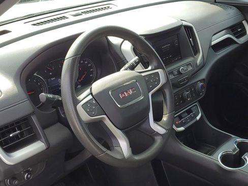 Used 2022 GMC Terrain SLE w/ Driver Convenience Package image 9