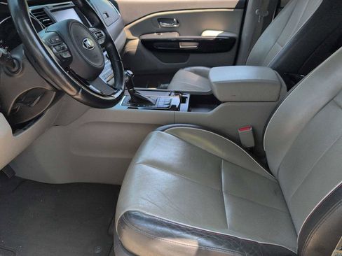 Used 2016 Kia Sedona SX FWD image 16