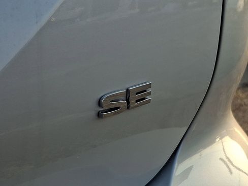 New 2026 Mitsubishi Outlander SE image 27