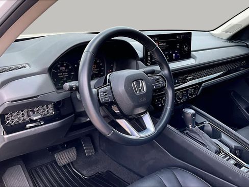 Used 2023 Honda Accord Touring image 17