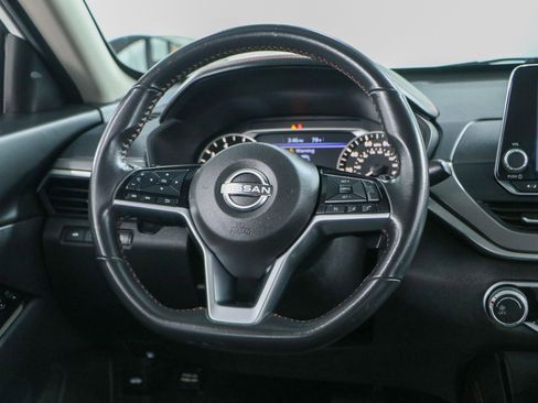 Used 2024 Nissan Altima 2.5 SR image 12