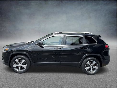 Used 2019 Jeep Cherokee Limited w/ Trailer Tow Group AWD/4WD image 2