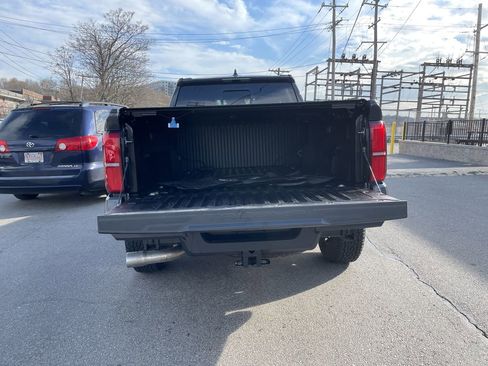 Used 2025 Toyota Tacoma TRD Off-Road w/ TRD Off Road Upgrade Package image 13