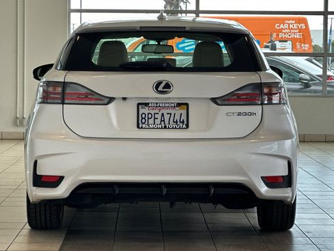 Used 2017 Lexus CT 200h image 5