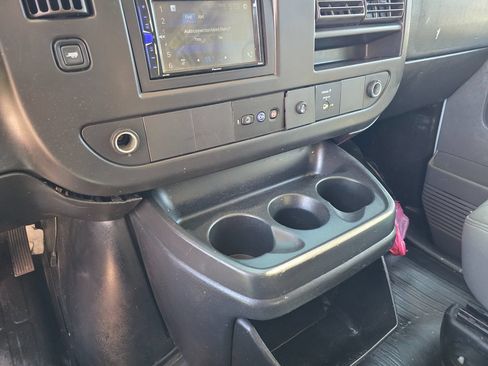 Used 2014 Chevrolet Express 2500 Extended RWD image 21