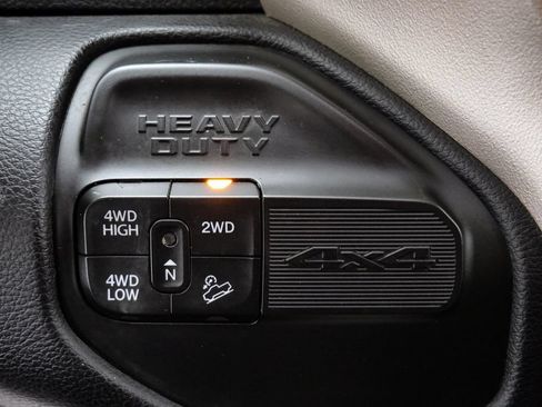 Used 2023 RAM 2500 Laramie AWD/4WD image 30