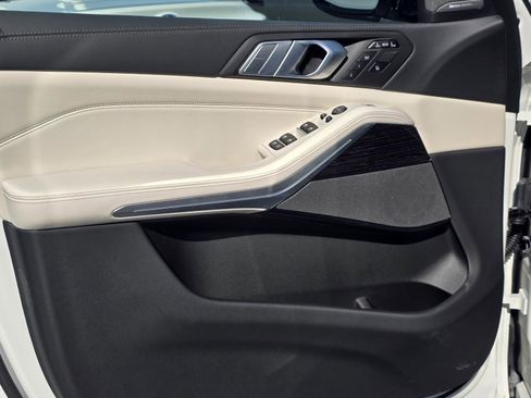 New 2026 BMW X7 xDrive40i w/ M Sport Package image 18