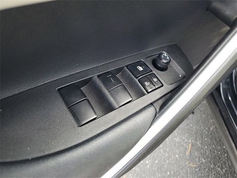 Used 2022 Toyota Corolla Cross LE image 21