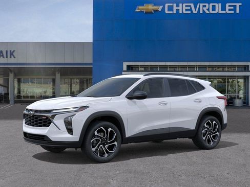 New 2026 Chevrolet Trax RS w/ Sunroof Package FWD image 2