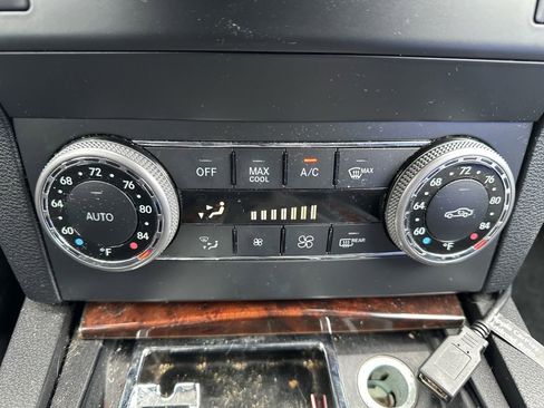 Used 2012 Mercedes-Benz GLK 350 4MATIC image 24