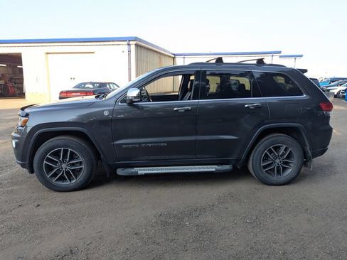Used 2017 Jeep Grand Cherokee Limited AWD/4WD image 19