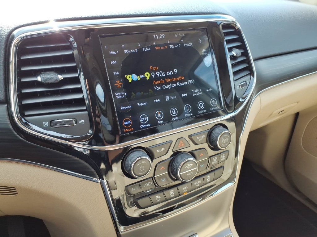 Used 2020 Jeep Grand Cherokee Limited AWD/4WD image 12