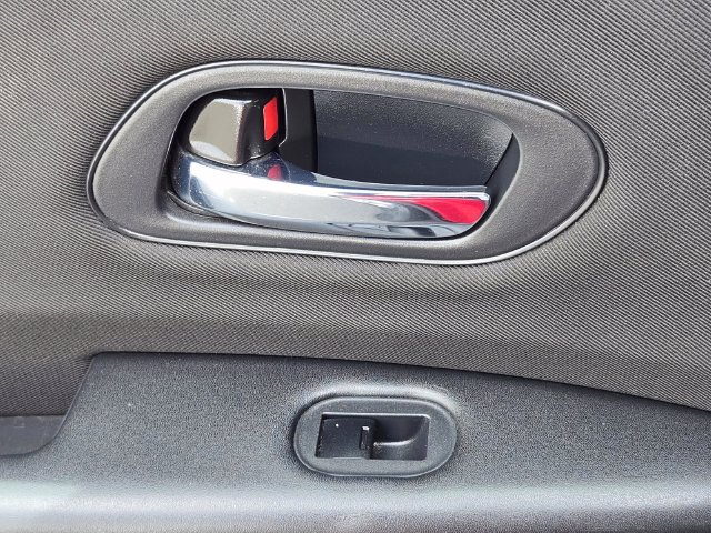 Used 2018 Honda HR-V LX image 12