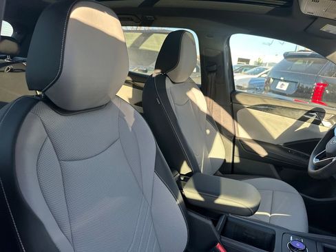 New 2026 Volkswagen Tiguan SE R-Line image 25