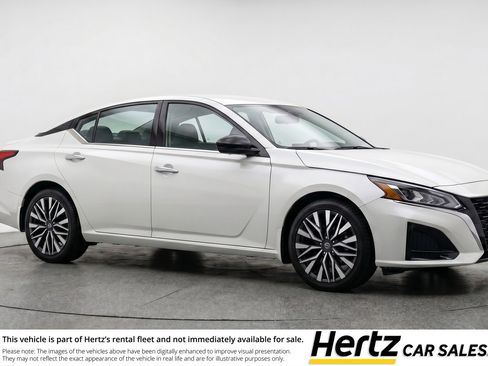 Used 2025 Nissan Altima 2.5 SV FWD image 1