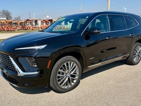 Used 2025 Buick Enclave Avenir w/ Super Cruise Package image 8
