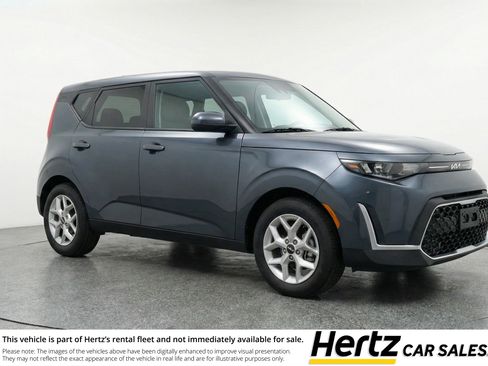 Used 2025 Kia Soul LX w/ LX Technology Package FWD image 1