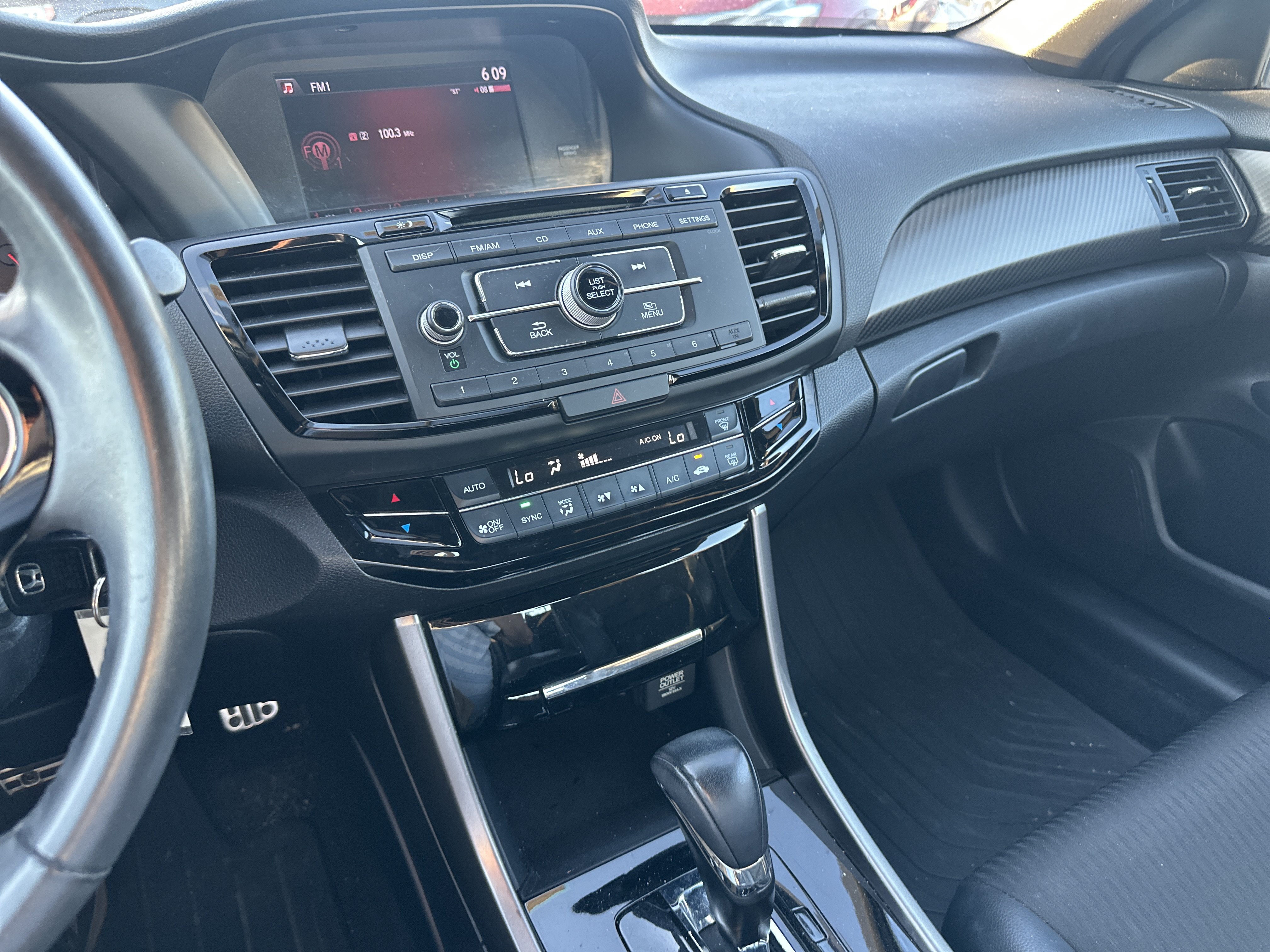 Used 2017 Honda Accord Sport image 28