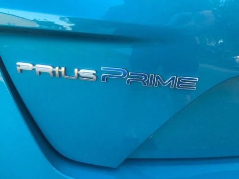 Used 2017 Toyota Prius Prime Advanced FWD image 5
