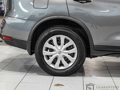 Used 2018 Nissan Rogue S image 12