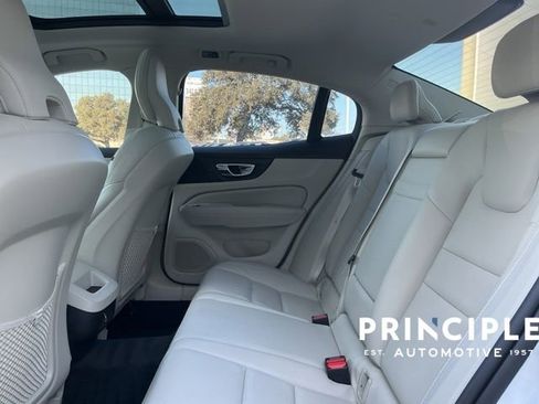 Used 2019 Volvo S60 T5 Momentum w/ Premium Package image 32