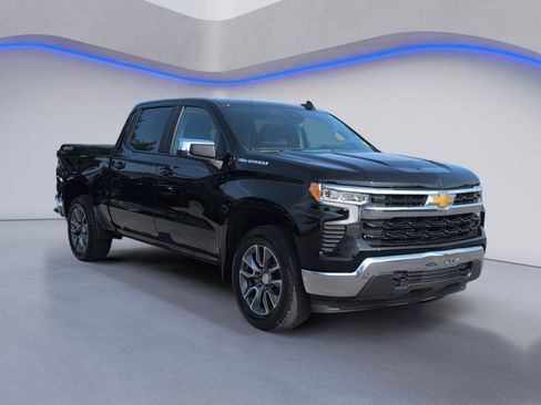 Used 2024 Chevrolet Silverado 1500 LT AWD/4WD image 10