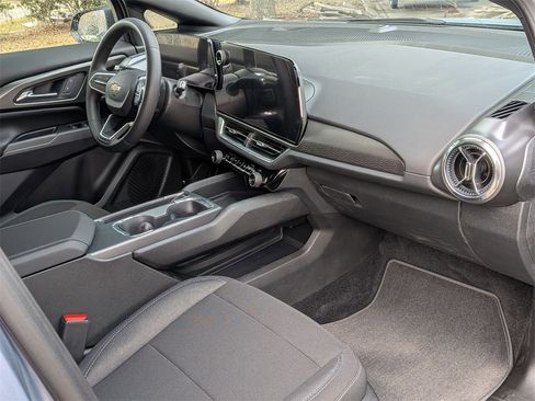 New 2026 Chevrolet Equinox EV LT image 25