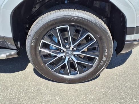 New 2025 Lexus GX 550 image 10