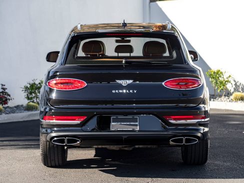 Used 2022 Bentley Bentayga image 13